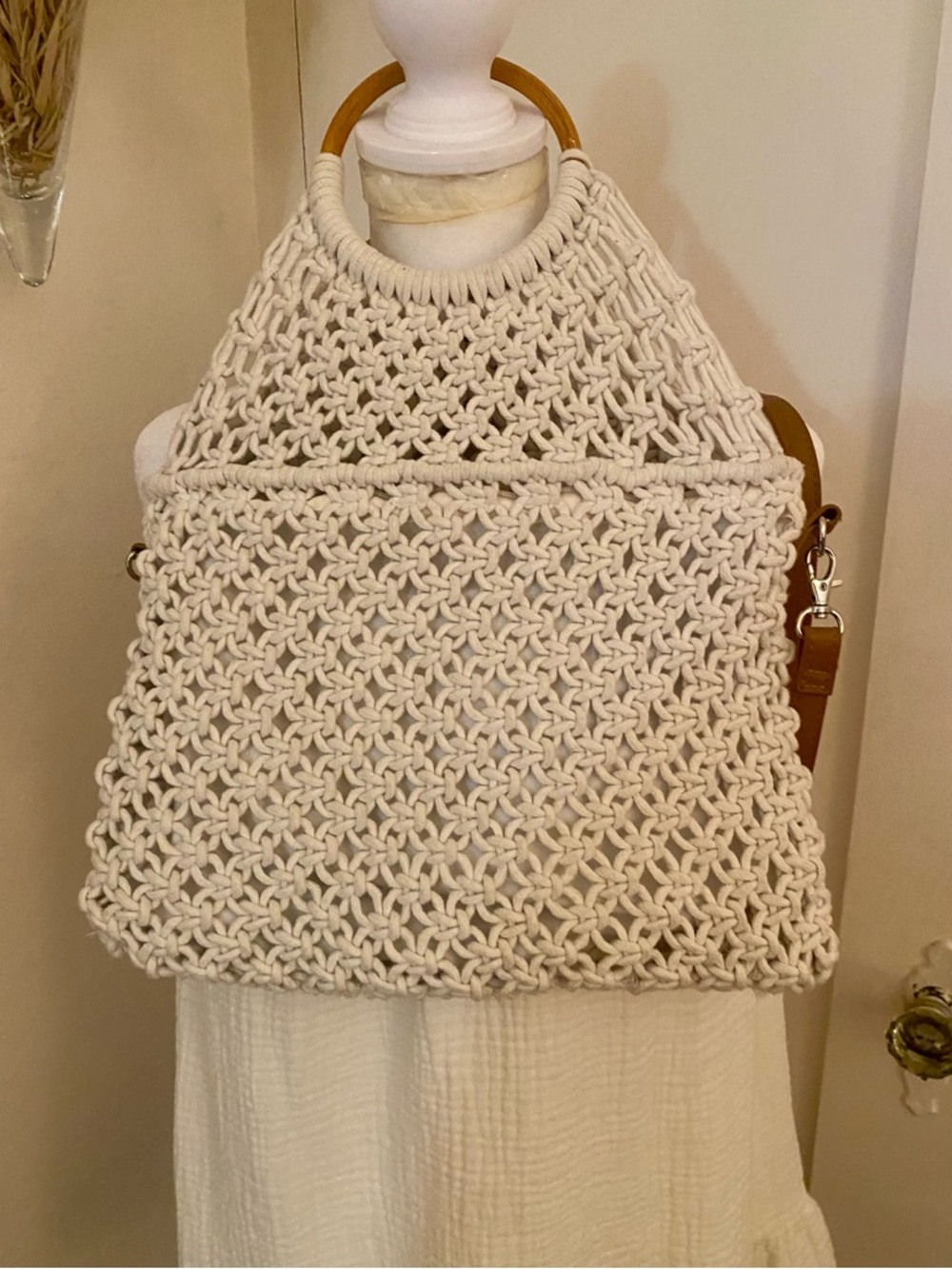 Woven Macramé Crossbody Bag with Wooden Rings - White - Picture 11 of 13